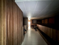 Lucky Plaza (D9), Retail #554451921